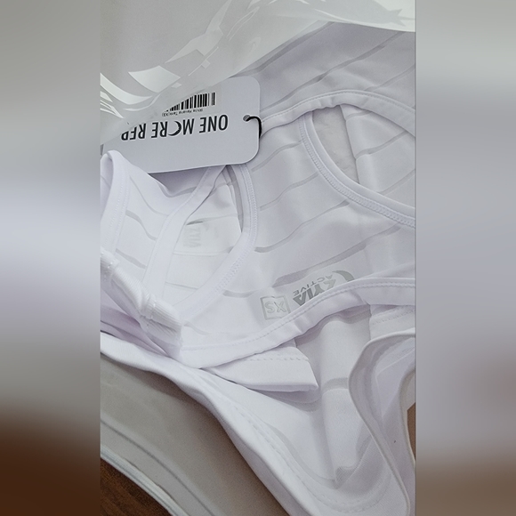 Zyia tank top - Picture 2 of 4